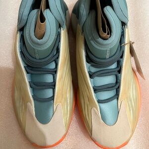 adidas YZY QNTM Hi Res Coral Size US 9.5